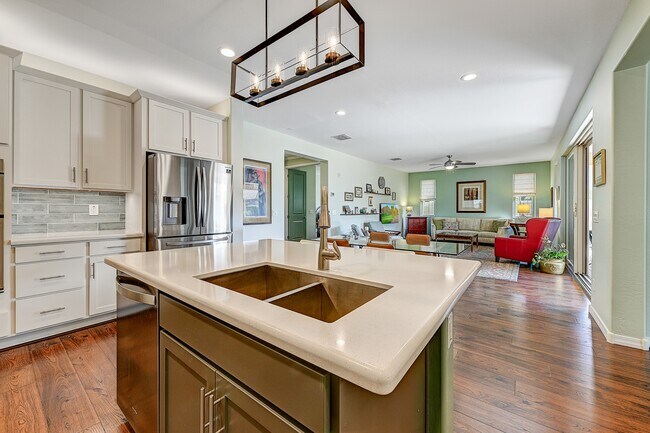 Building Photo - 10349 E Tumbleweed Ave