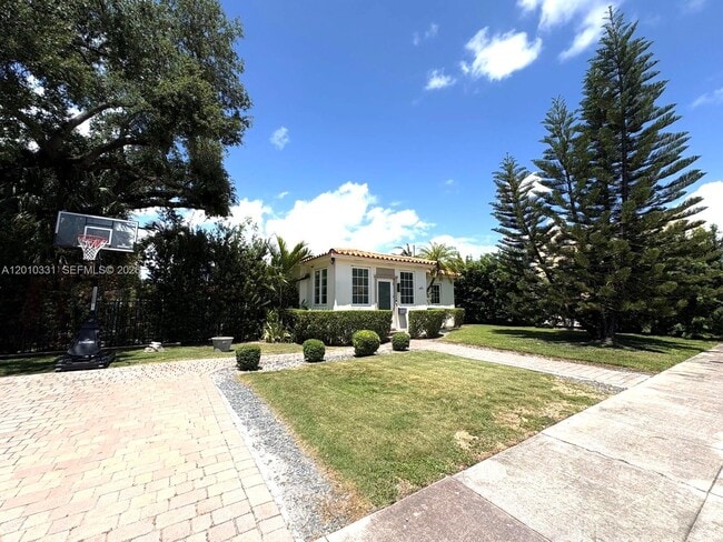 Building Photo - 11 Veragua Ave