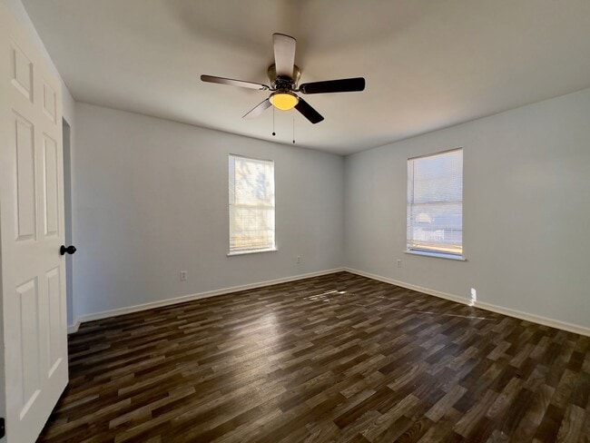 Building Photo - Charming Home in Levelland