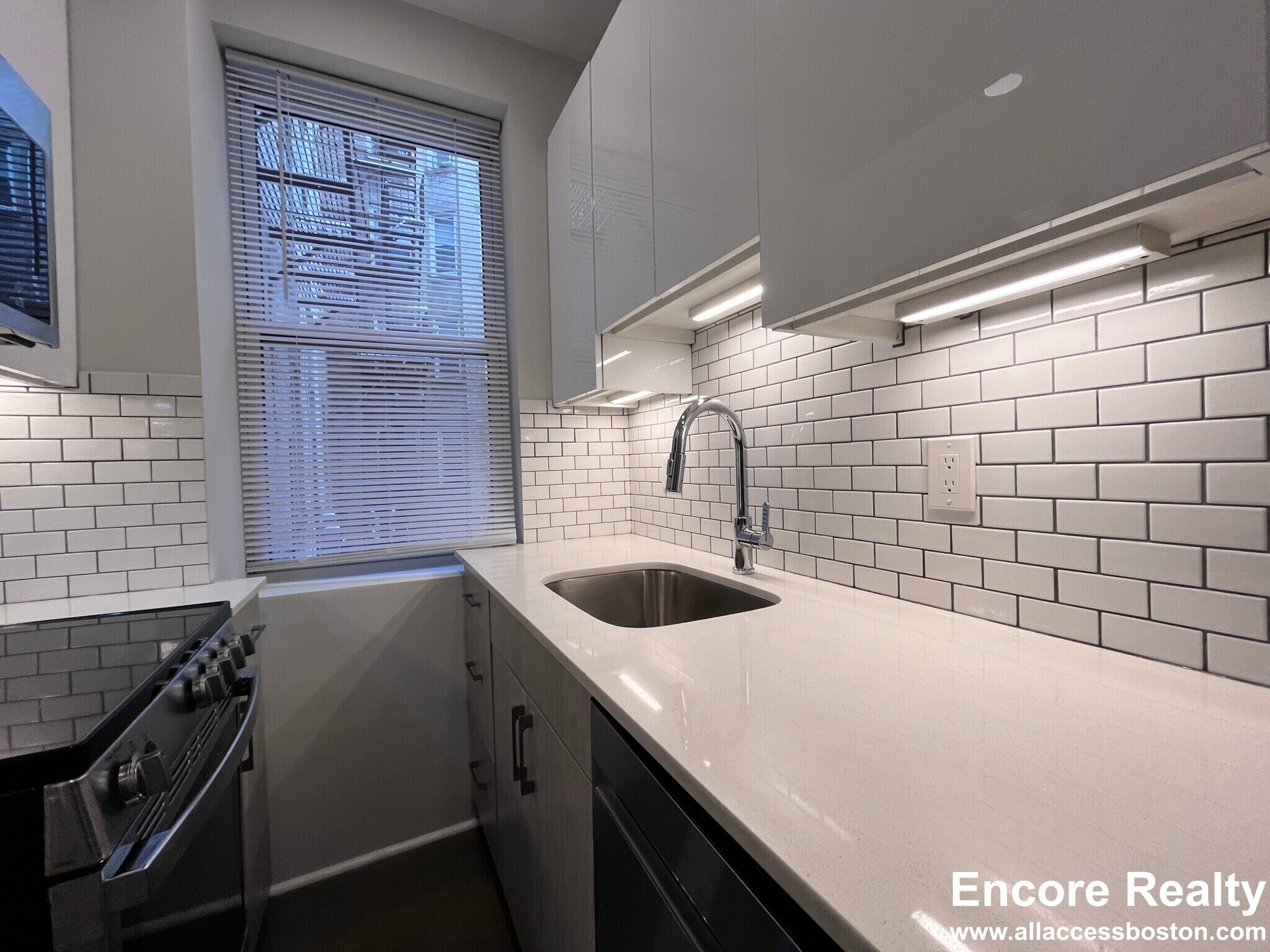 Building Photo - 110 Park St