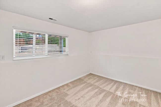Building Photo - 1239 Suncrest Way