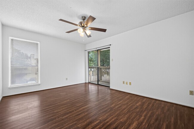 Building Photo - 9435 Pagewood Ln
