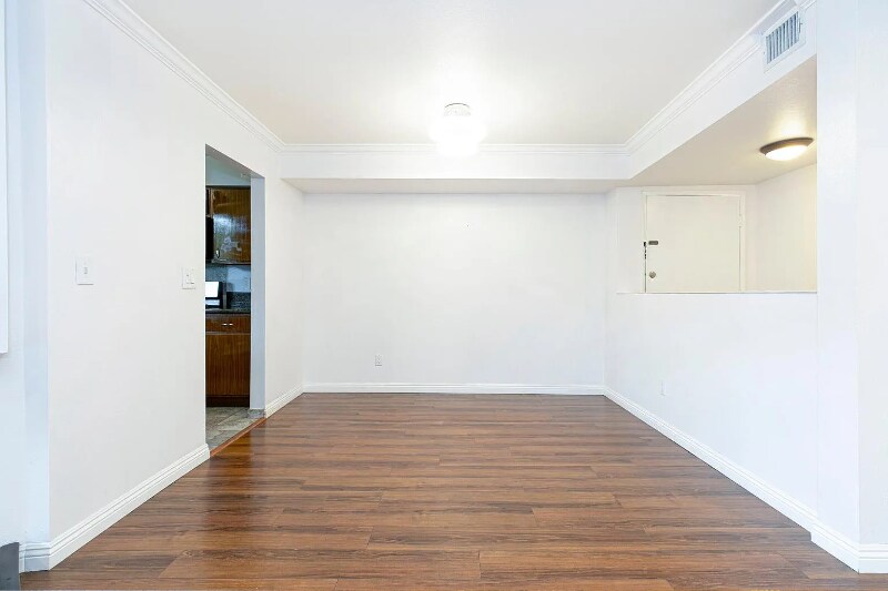 Building Photo - 14990 Victory Blvd