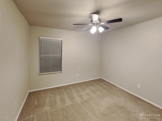 Building Photo - 4908 Parkrise Dr
