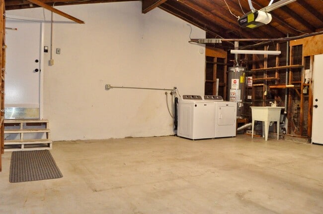 Building Photo - 7695 Torrem St