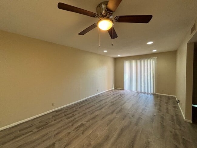 Building Photo - 2 Bedroom - 2 Bath Condo