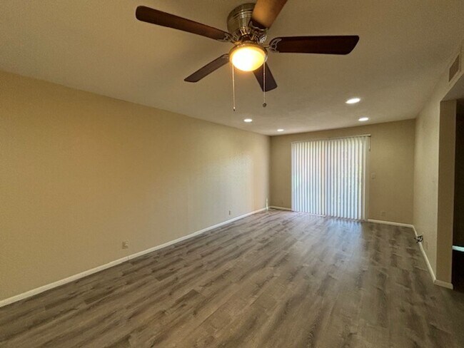 Building Photo - 276 Lake Havasu Ave