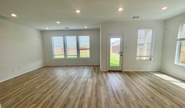 Building Photo - 26610 Daylily Grove St