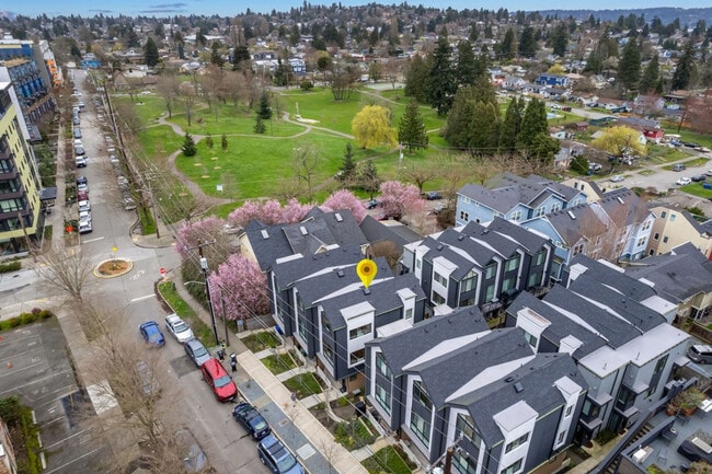 Building Photo - 7510 43rd Ave S