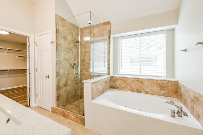 Building Photo - 815 Robins Way