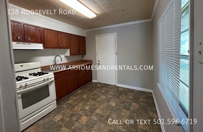 Building Photo - 138 Roosevelt Rd