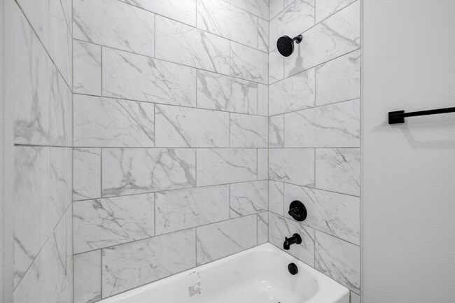 Building Photo - AVAILABLE NOW! NEW LUXURIOUS DUPLEX LOCATED ON 1-ACRE LOT IN MIDLOTHIAN, TX!