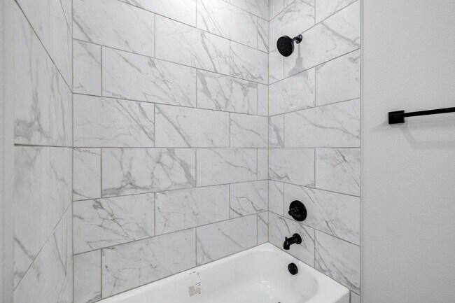 Building Photo - EDGEWOOD ESTATES NOW PRE-LEASING! LUXURIOU...