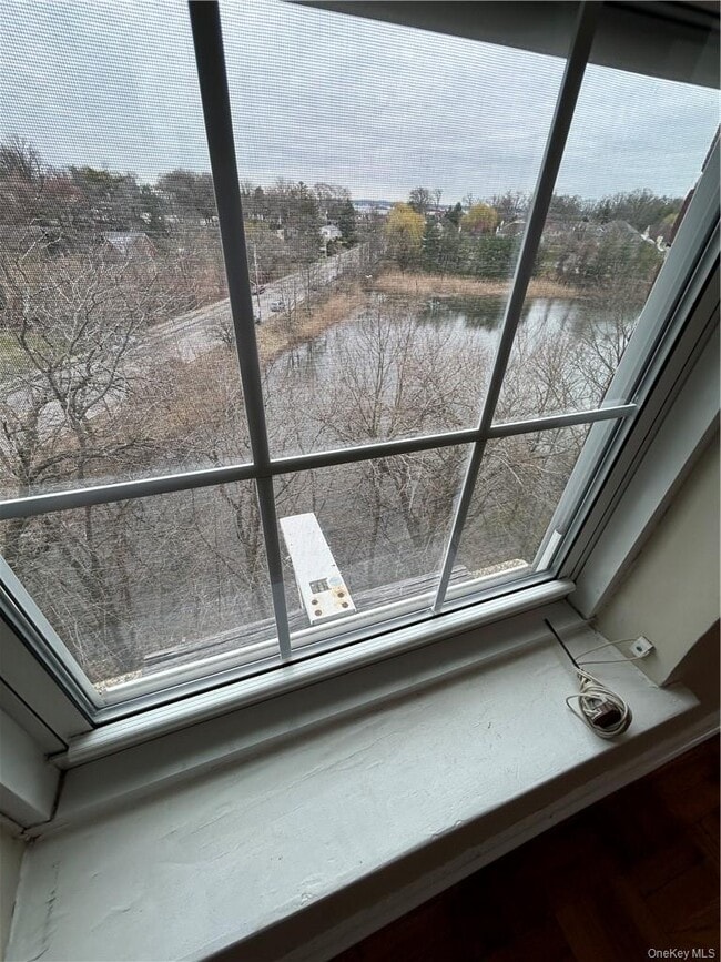 Building Photo - 220 Pelham Rd