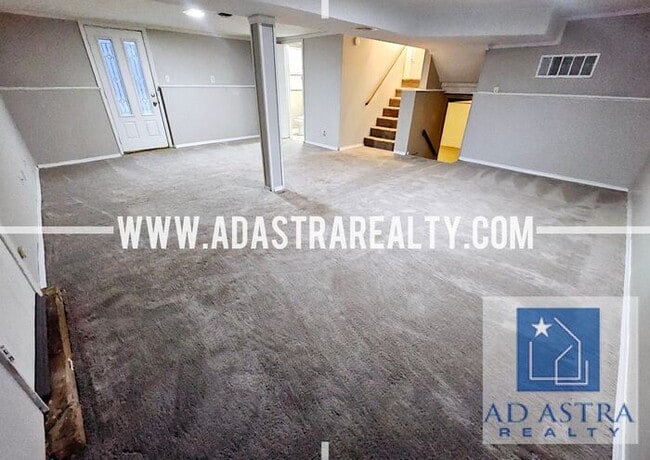 Building Photo - Open 3 Bed 2 Bath Home KCMO!!-Available in...