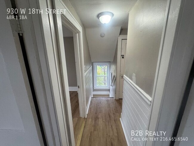 Building Photo - 930 W 18th St