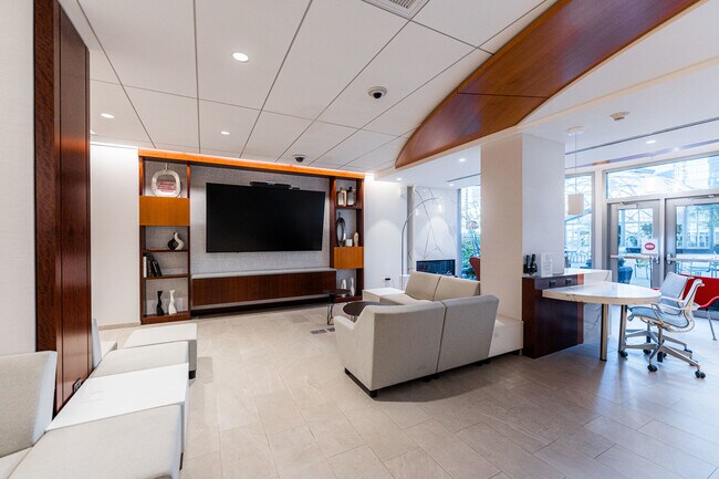 Building Photo - 400 E Randolph St