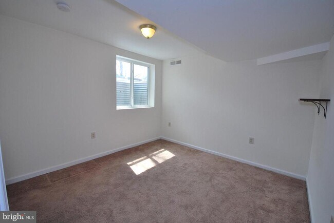 Building Photo - 5028 Nantucket Rd