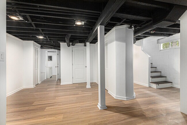 Building Photo - 1208 Olivia Ave