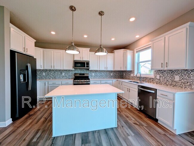 Building Photo - 9850 Glacial Valley Rd