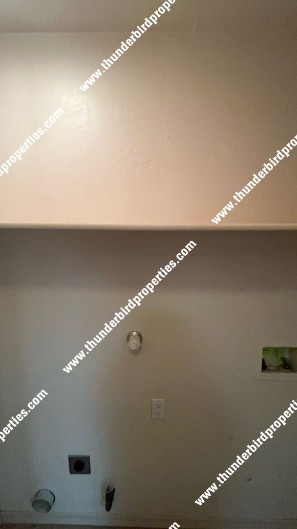 Building Photo - Beautiful NE Heights location