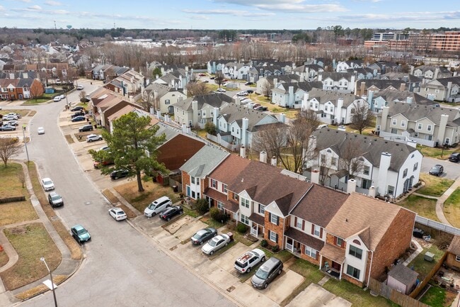 Building Photo - 802 Nottaway Dr