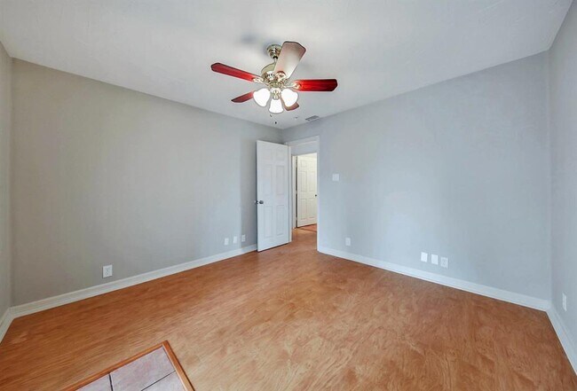 Building Photo - 709 Gale St