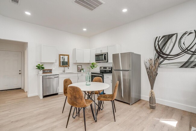 Building Photo - Charming Renovated 3-bedroom, 2-bathroom home!