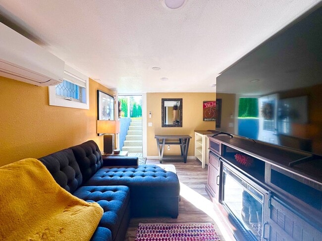 Building Photo - Modern Comfort Meets Convenience – Fully F...
