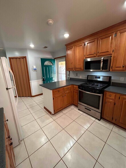 Building Photo - 632 Bellwood Rd