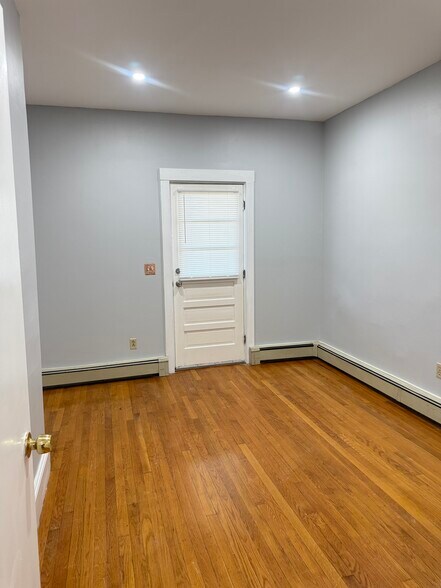 Building Photo - 324 Granite St