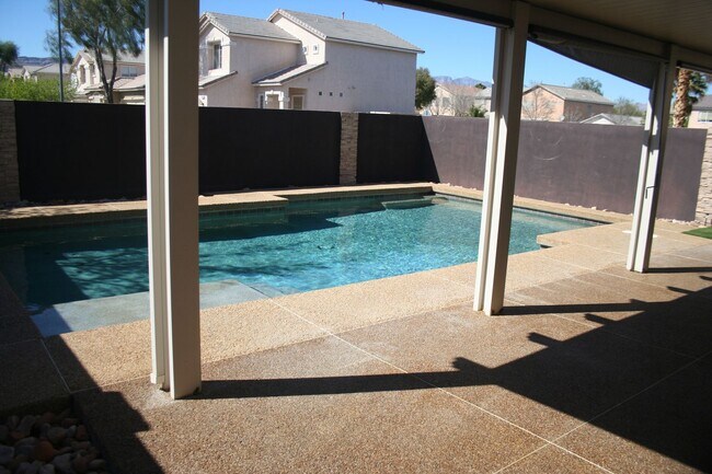 Building Photo - 7115 Quarterhorse Ln