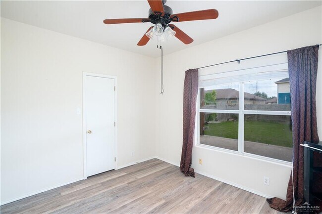 Building Photo - 1322 Candy Ln