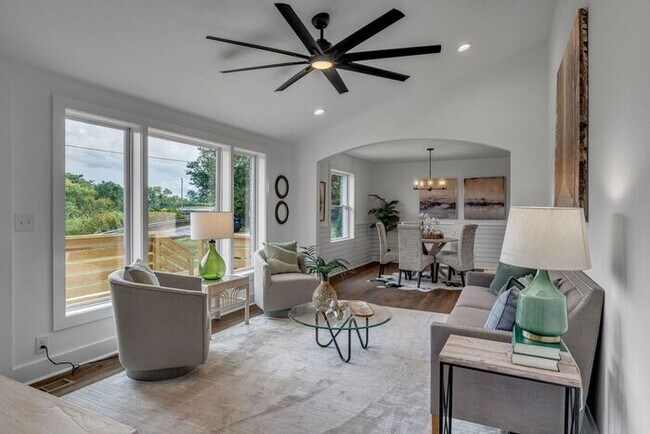 Building Photo - Secluded Remodeled Madison House