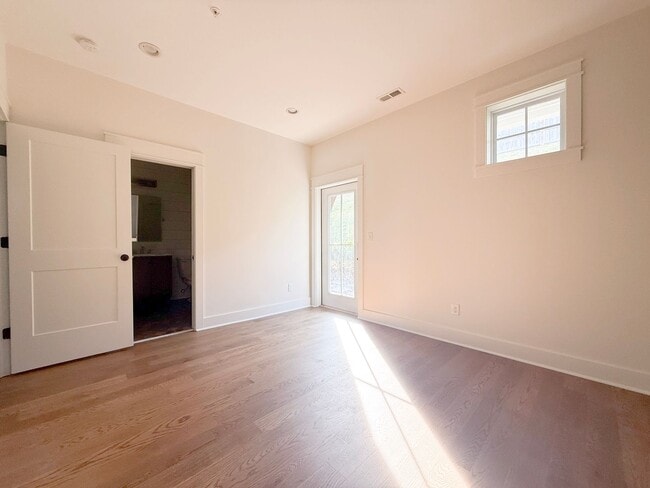 Building Photo - 4-Bedroom HOA Home with Pool Access Near Downtown Cookeville