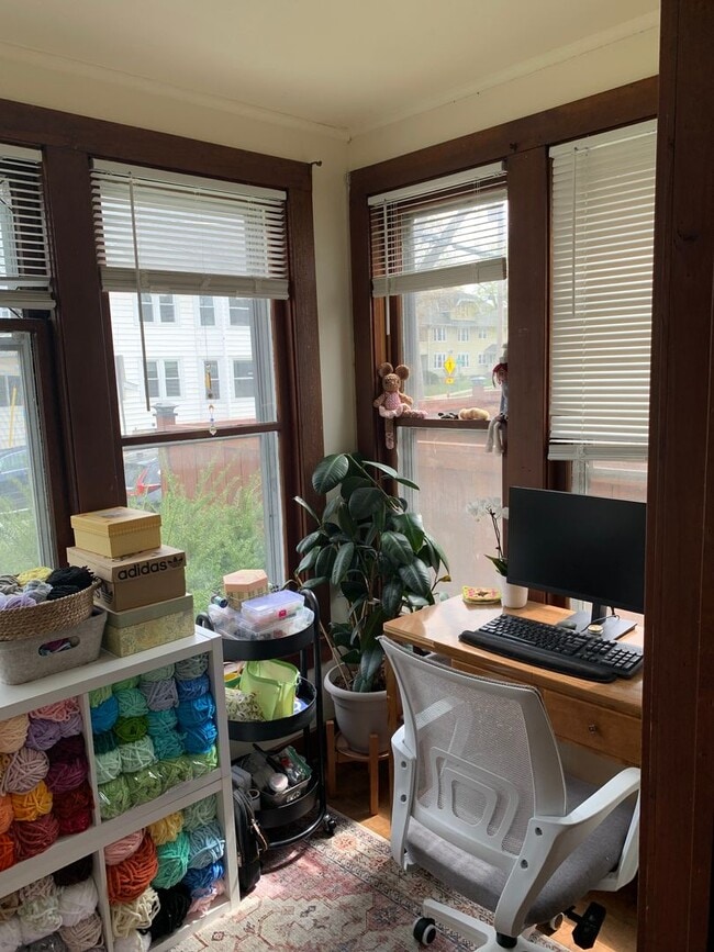 Building Photo - 418 S Orchard St