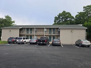 Building Photo - Updated 1 bedroom apartment in Osage Beach right behind Hyvee
