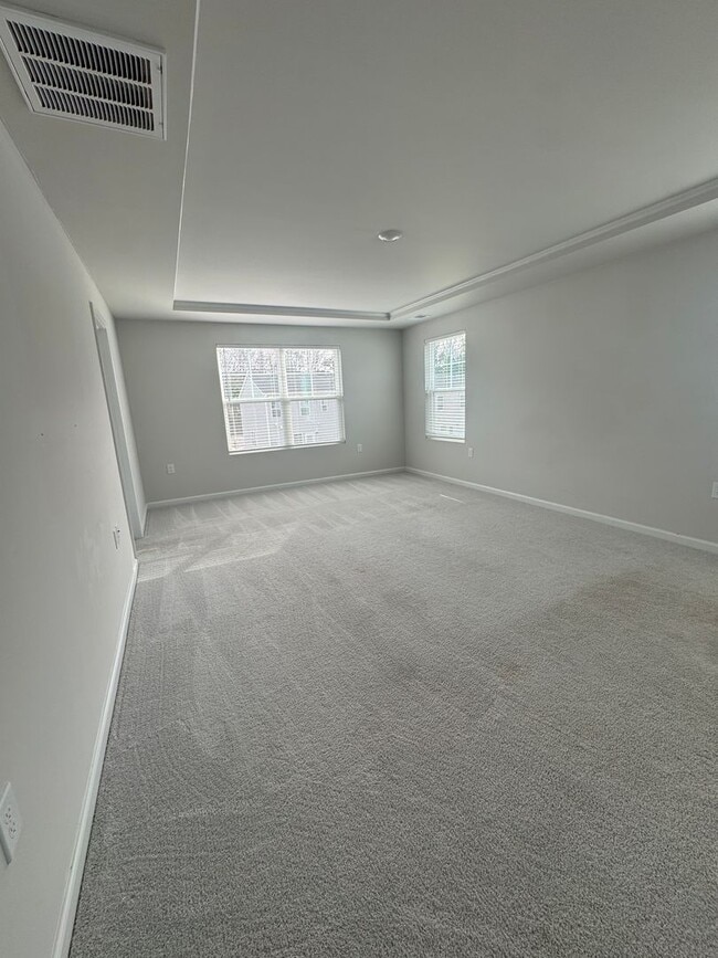 Building Photo - Beautiful & Spacious Home for Rent