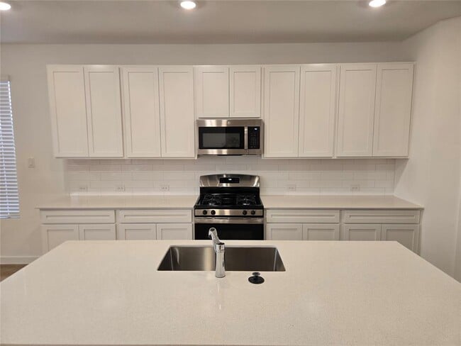 Building Photo - 20505 Deer Creek Dr
