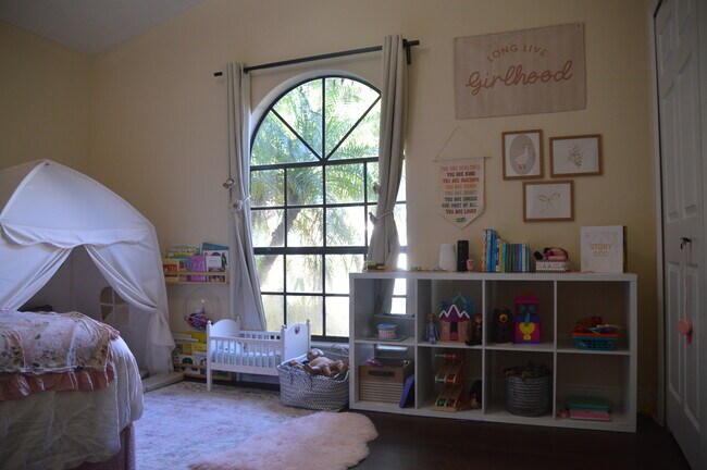 Building Photo - 615 Anhinga Rd