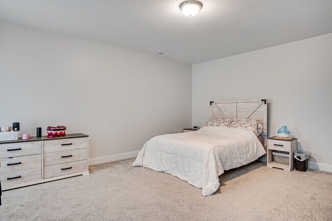 Building Photo - 110 Evergreen Frst Dr