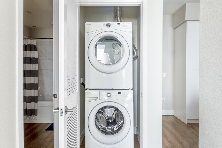 Building Photo - 441 El Camino Real