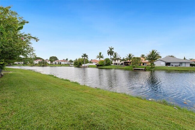 Building Photo - 11843 SW 13th Ct