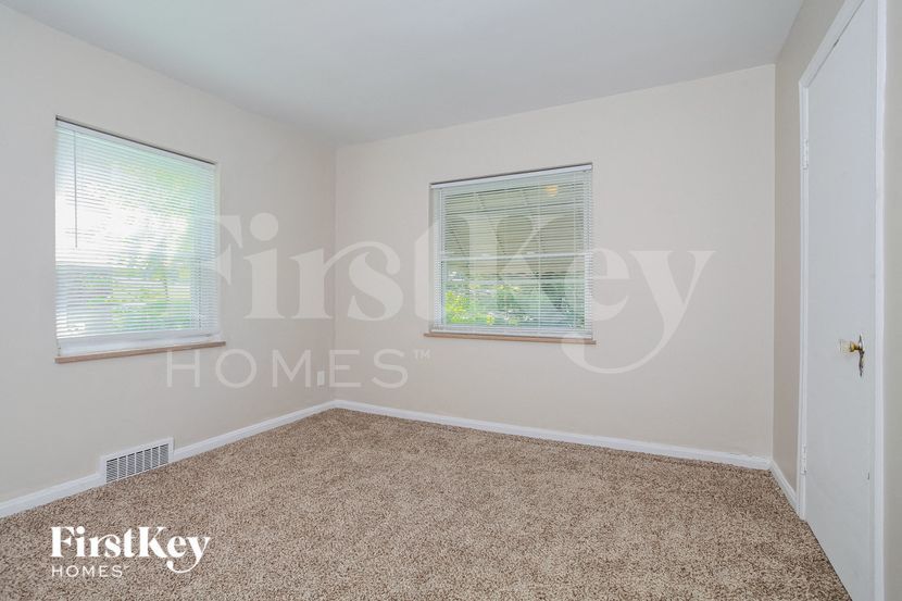 Building Photo - 5256 Ponce Ln