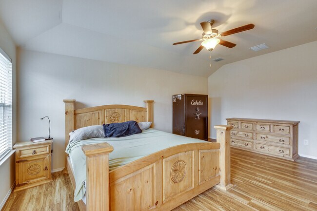 Building Photo - 108 Durango Dr