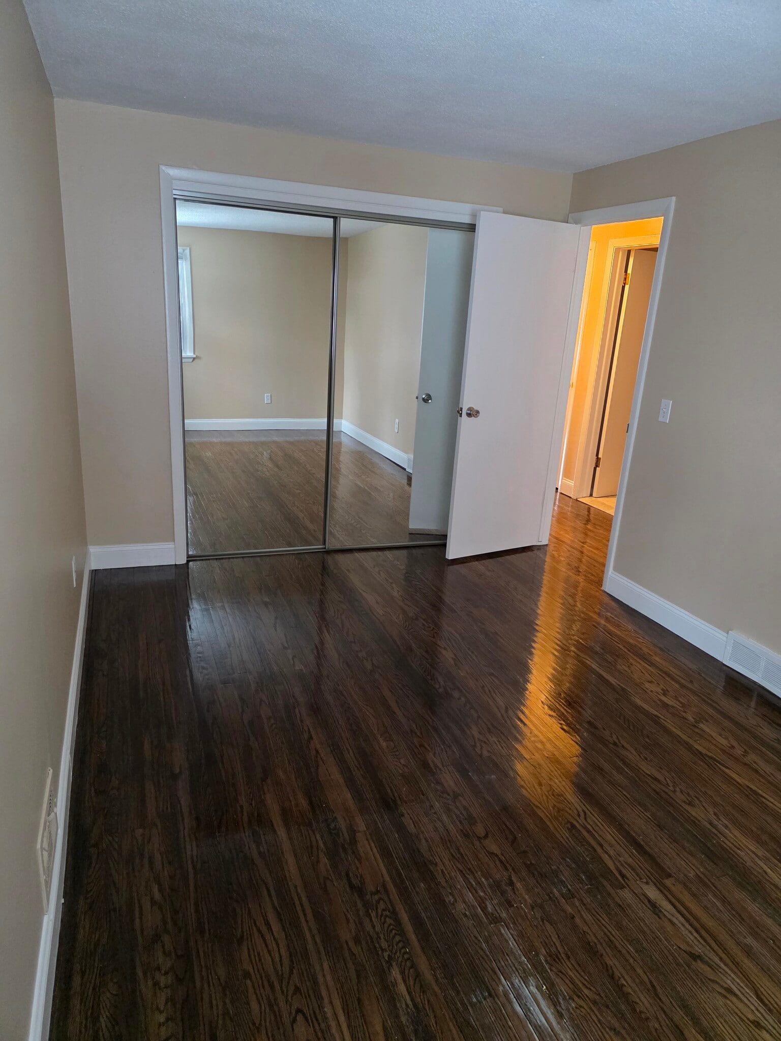 Building Photo - 65 Valley St