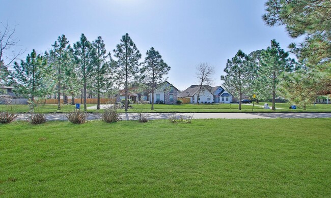 Building Photo - Near Lake Conroe 3 Bedroom 2.5 Bathroom