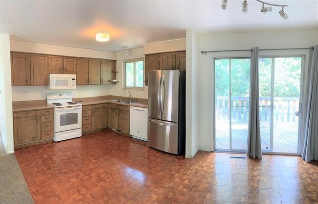 Building Photo - 104 East St