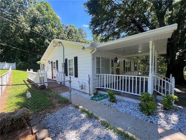 Building Photo - 1304 Pine Valley Rd