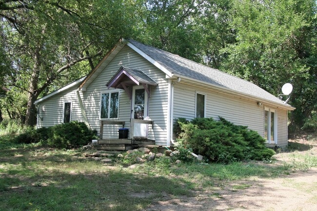 Building Photo - Acreage in Rural Burbank